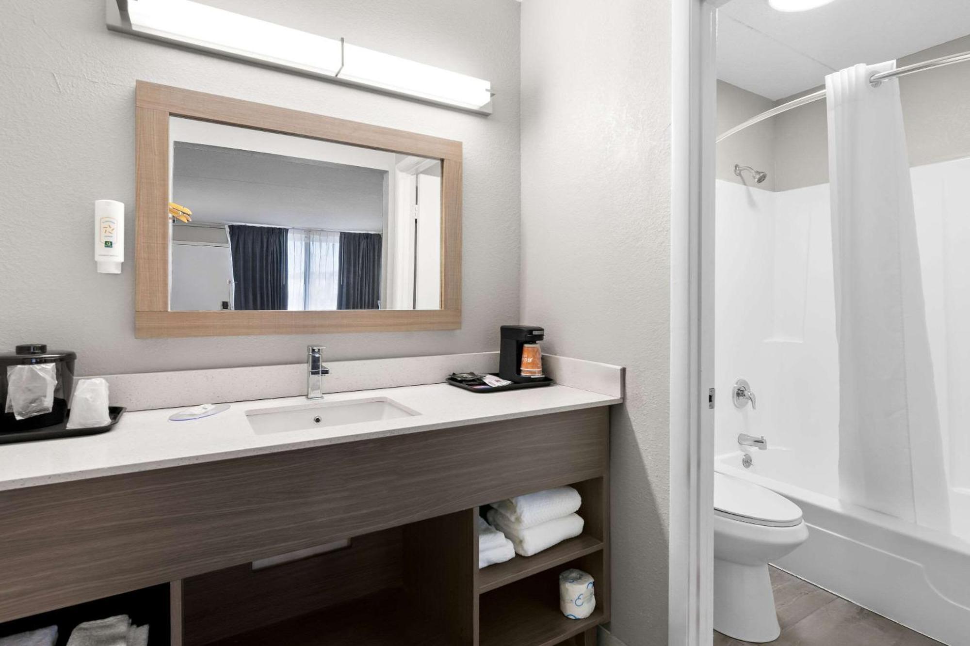 Quality Inn Nashville - Opryland Area Exterior photo